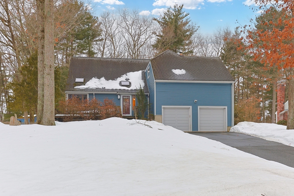 18 Sherborne Cir, Ashland, Massachusetts, 3 Bedrooms Bedrooms, 7 Rooms Rooms,3.5 BathroomsBathrooms,Residential,For Sale,Sherborne Cir,73484266