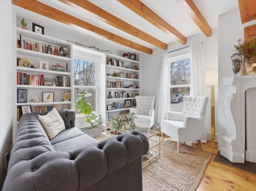 58A Nahant Avenue, Boston, Massachusetts, 3 Bedrooms Bedrooms, 6 Rooms Rooms,2 BathroomsBathrooms,Residential,For Sale,Nahant Avenue,73494449