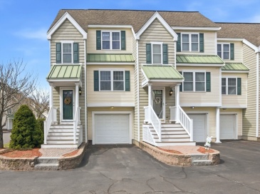35 Collins Street, Danvers, Massachusetts, 2 Bedrooms Bedrooms, 6 Rooms Rooms,2.5 BathroomsBathrooms,Residential,For Sale,Collins Street,73496182