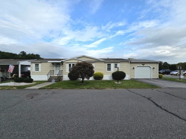 111 Festival Circle, Chicopee, Massachusetts, 3 Bedrooms Bedrooms, 6 Rooms Rooms,2 BathroomsBathrooms,Residential,For Sale,Festival Circle,73436551