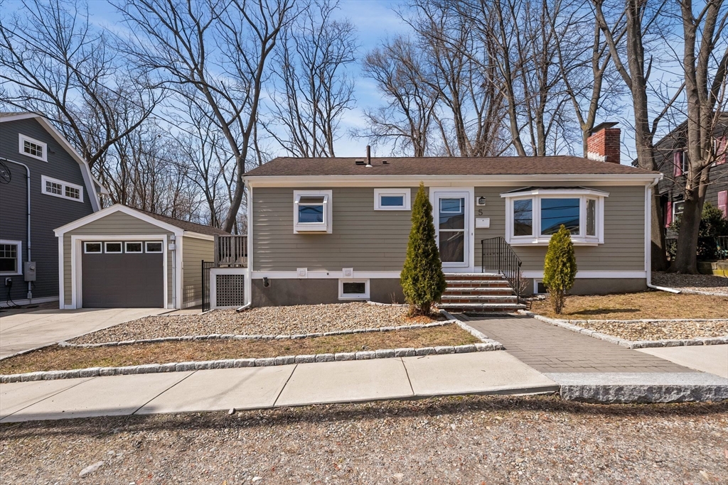 5 Martinwood Rd, Boston, Massachusetts, 2 Bedrooms Bedrooms, 8 Rooms Rooms,2 BathroomsBathrooms,Residential,For Sale,Martinwood Rd,73492148