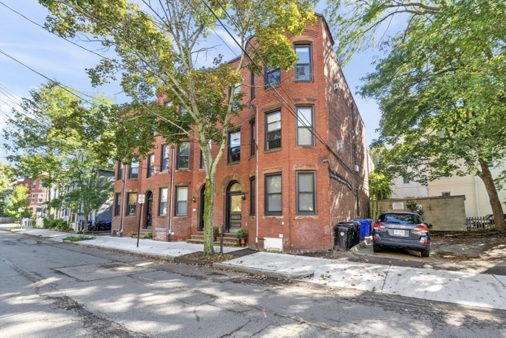 120 Brook St, Brookline, Massachusetts, 2 Bedrooms Bedrooms, 5 Rooms Rooms,1 BathroomBathrooms,Residential Lease,For Rent,Brook St,73504057