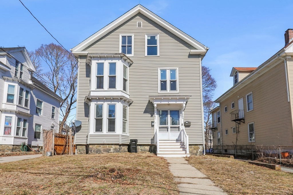 85 Bank Street, North Attleboro, Massachusetts, 4 Bedrooms Bedrooms, 10 Rooms Rooms,2 BathroomsBathrooms,Residential Income,For Sale,Bank Street,73485805