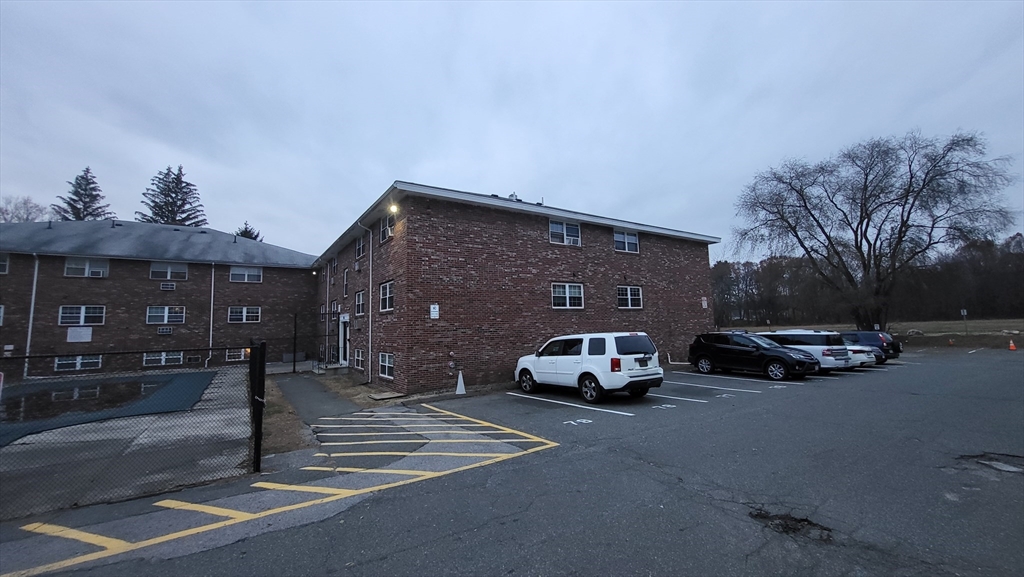 361 Hildreth Street, Lowell, Massachusetts, 2 Bedrooms Bedrooms, 4 Rooms Rooms,1 BathroomBathrooms,Residential Lease,For Rent,Hildreth Street,73484417