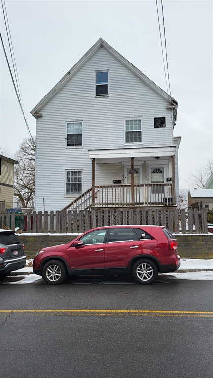 238 Hildreth Street, Lowell, Massachusetts, 3 Bedrooms Bedrooms, 6 Rooms Rooms,1 BathroomBathrooms,Residential Lease,For Rent,Hildreth Street,73490985