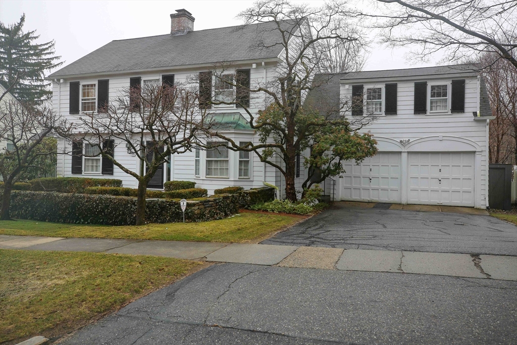 15 Dennison Rd, Worcester, Massachusetts, 3 Bedrooms Bedrooms, 9 Rooms Rooms,3.5 BathroomsBathrooms,Residential,For Sale,Dennison Rd,73488962