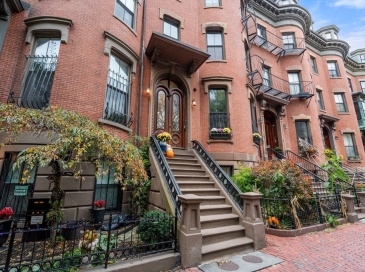 12 Worcester Square, Boston, Massachusetts, 2 Bedrooms Bedrooms, 3 Rooms Rooms,1 BathroomBathrooms,Residential,For Sale,Worcester Square,73480096