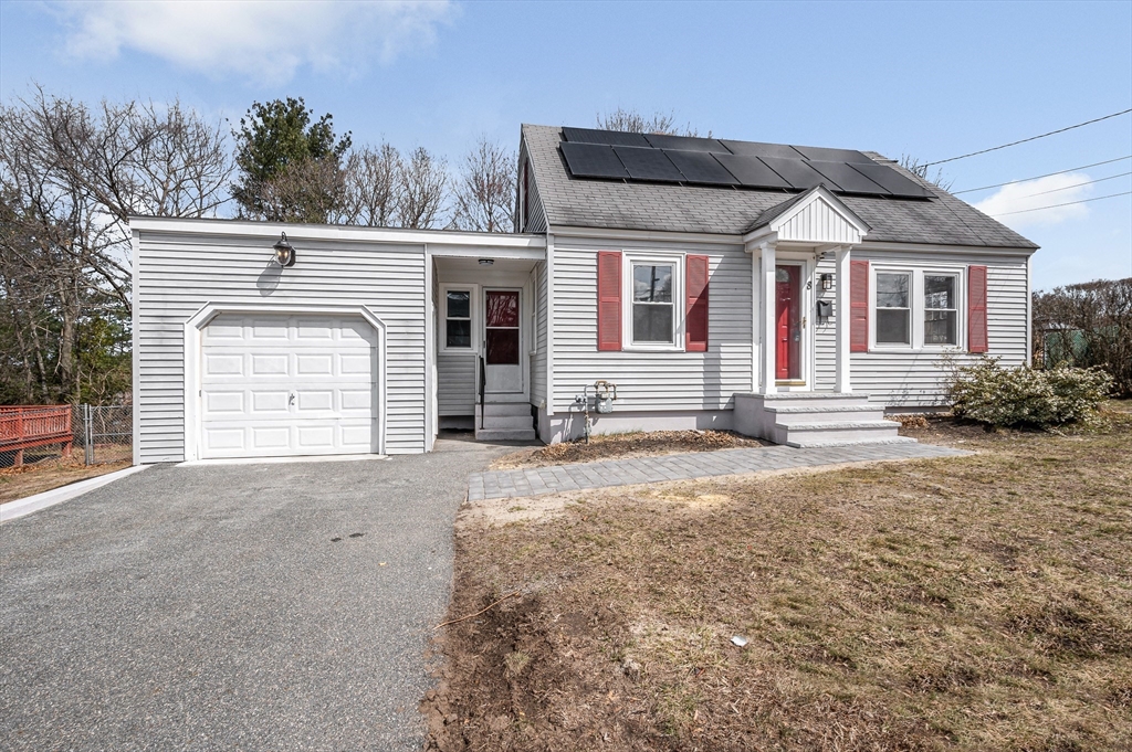 8 Mount Auburn St, Lawrence, Massachusetts, 4 Bedrooms Bedrooms, 10 Rooms Rooms,1 BathroomBathrooms,Residential,For Sale,Mount Auburn St,73493301