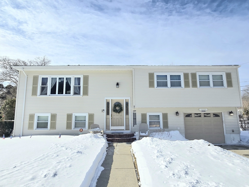 45 Birchwood Ter, Dartmouth, Massachusetts, 3 Bedrooms Bedrooms, 6 Rooms Rooms,1.5 BathroomsBathrooms,Residential,For Sale,Birchwood Ter,73479608