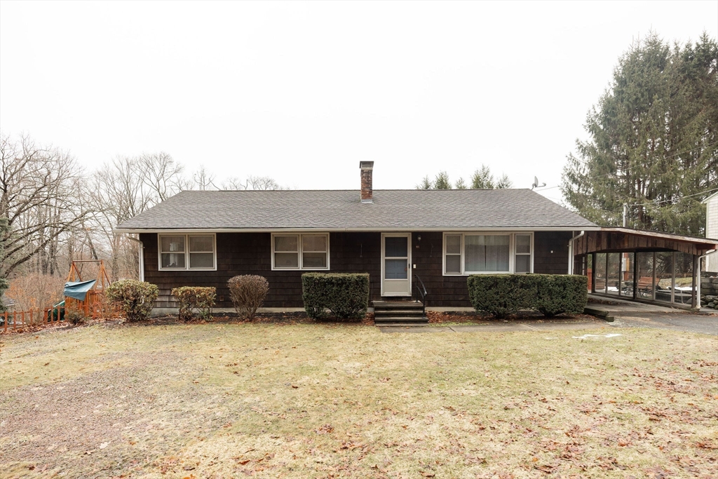 411 Dennison Dr, Southbridge, Massachusetts, 3 Bedrooms Bedrooms, 8 Rooms Rooms,1.5 BathroomsBathrooms,Residential,For Sale,Dennison Dr,73486369