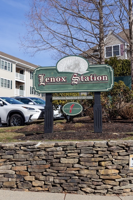 1 Lenox St, Norwood, Massachusetts, 2 Bedrooms Bedrooms, 5 Rooms Rooms,2 BathroomsBathrooms,Residential,For Sale,Lenox St,73492943