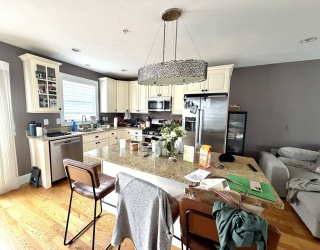 9 Park Street, Boston, Massachusetts, 2 Bedrooms Bedrooms, 4 Rooms Rooms,1.5 BathroomsBathrooms,Residential Lease,For Rent,Park Street,73511249