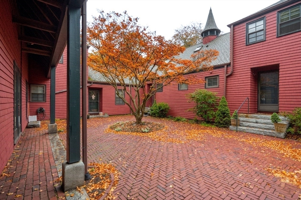 76 Ober Rd, Newton, Massachusetts, 2 Bedrooms Bedrooms, 6 Rooms Rooms,2.5 BathroomsBathrooms,Residential,For Sale,Ober Rd,73511288