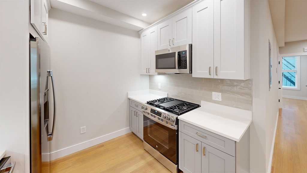 230 Tremont St., Boston, Massachusetts, 4 Bedrooms Bedrooms, 6 Rooms Rooms,2 BathroomsBathrooms,Residential Lease,For Rent,Tremont St.,73511311