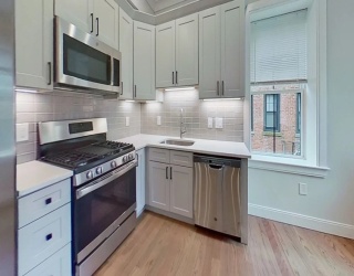 191 Porter St., Boston, Massachusetts, 4 Bedrooms Bedrooms, 6 Rooms Rooms,2 BathroomsBathrooms,Residential Lease,For Rent,Porter St.,73511321