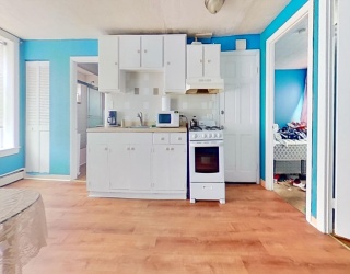 25 Division St., Chelsea, Massachusetts, 1 Bedroom Bedrooms, 3 Rooms Rooms,1 BathroomBathrooms,Residential Lease,For Rent,Division St.,73511329