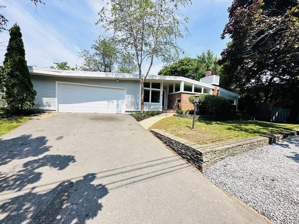 6 Cushing, Marblehead, Massachusetts, 3 Bedrooms Bedrooms, 7 Rooms Rooms,3 BathroomsBathrooms,Residential Lease,For Rent,Cushing,73511354