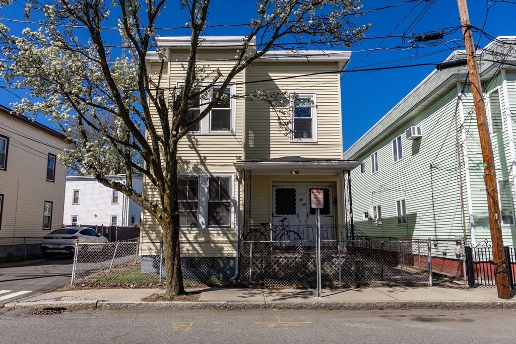 12 Marion St, Somerville, Massachusetts, 2 Bedrooms Bedrooms, 4 Rooms Rooms,1 BathroomBathrooms,Residential Lease,For Rent,Marion St,73511380