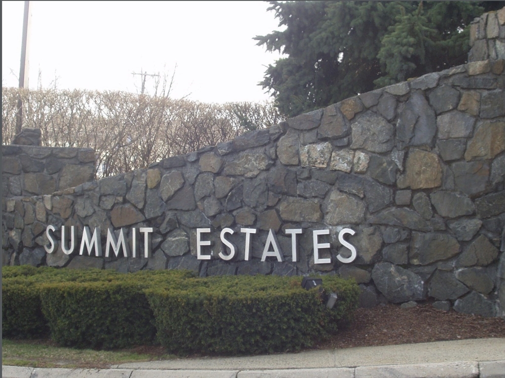 1002 Paradise Road, Swampscott, Massachusetts, 2 Bedrooms Bedrooms, 5 Rooms Rooms,2 BathroomsBathrooms,Residential Lease,For Rent,Paradise Road,73511375