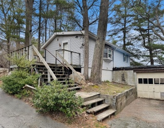 445 Western Ave, Gloucester, Massachusetts, 1 Bedroom Bedrooms, 3 Rooms Rooms,1 BathroomBathrooms,Residential,For Sale,Western Ave,73511408