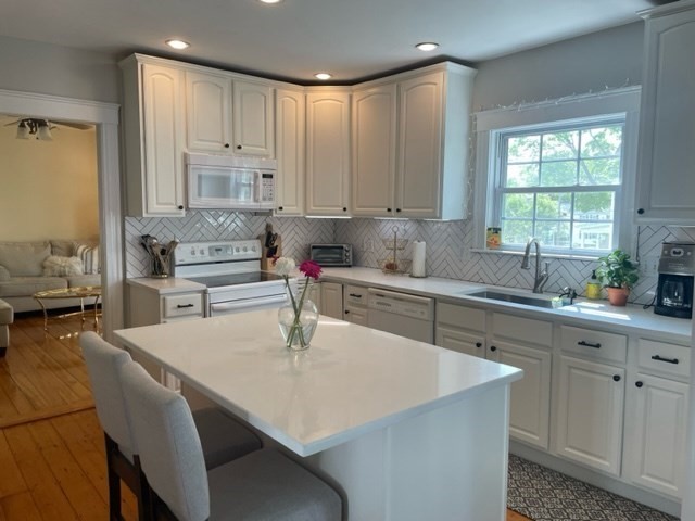 65 South Street, Westborough, Massachusetts, 3 Bedrooms Bedrooms, 6 Rooms Rooms,2 BathroomsBathrooms,Residential Lease,For Rent,South Street,73511417
