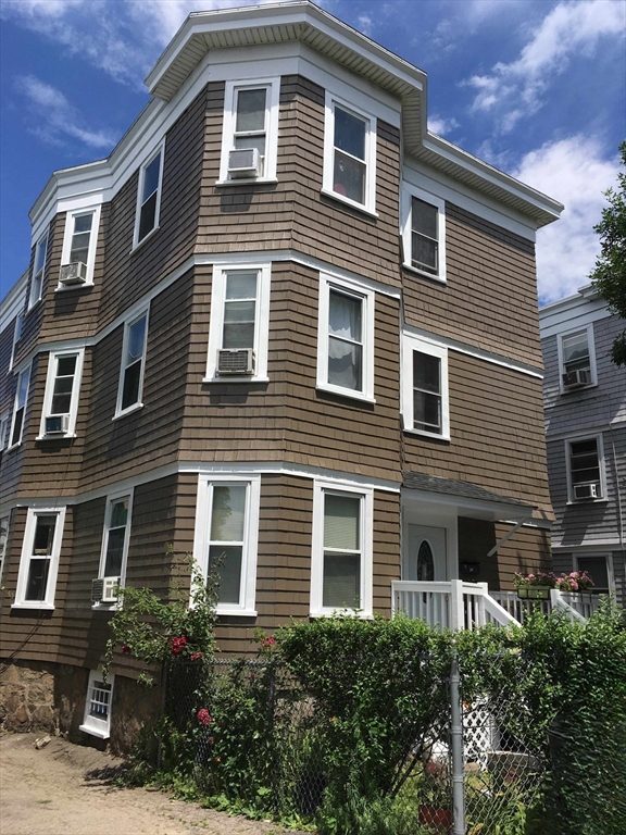 3985 Washington St, Boston, Massachusetts, 9 Bedrooms Bedrooms, 15 Rooms Rooms,3 BathroomsBathrooms,Residential Income,For Sale,Washington St,73511267