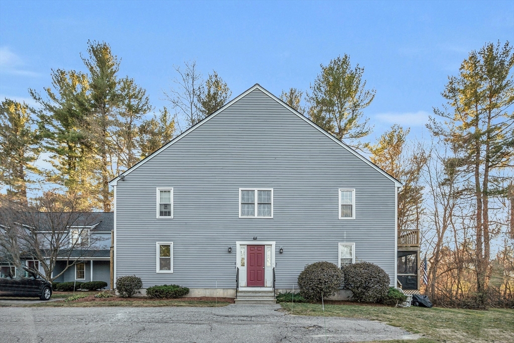 65 Lantern Lane, Dracut, Massachusetts, 2 Bedrooms Bedrooms, 4 Rooms Rooms,1 BathroomBathrooms,Residential Lease,For Rent,Lantern Lane,73511424