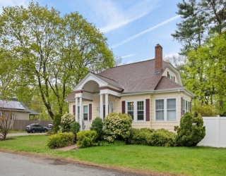 210 Robert St, Attleboro, Massachusetts, 4 Bedrooms Bedrooms, 7 Rooms Rooms,2.5 BathroomsBathrooms,Residential,For Sale,Robert St,73511421