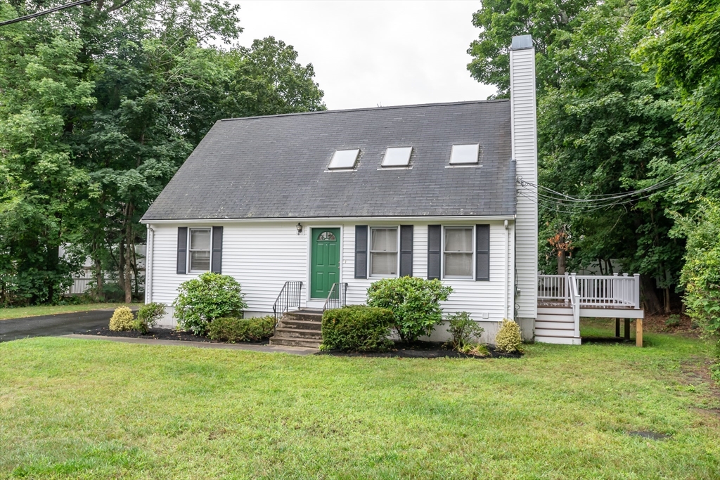 4 Randall Ct, Natick, Massachusetts, 3 Bedrooms Bedrooms, 6 Rooms Rooms,2 BathroomsBathrooms,Residential Lease,For Rent,Randall Ct,73511439