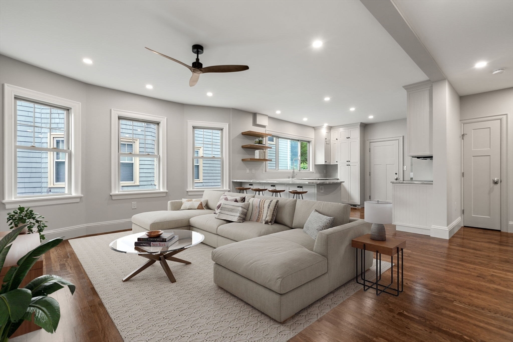 11 Day, Cambridge, Massachusetts, 3 Bedrooms Bedrooms, 5 Rooms Rooms,2 BathroomsBathrooms,Residential Lease,For Rent,Day,73511445