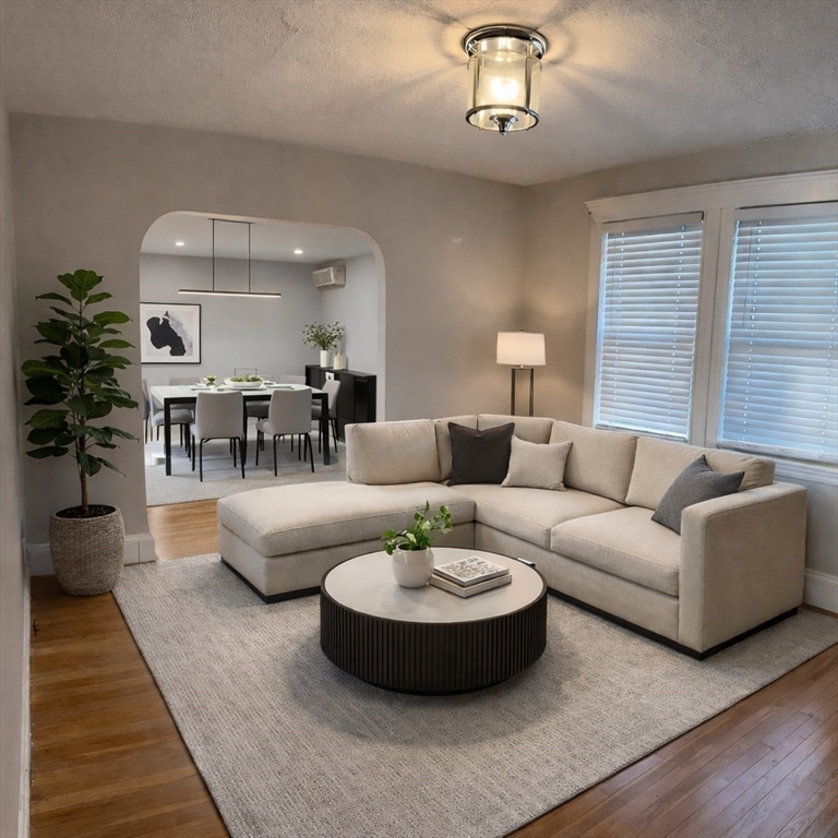 129- 131 Columbia St, Malden, Massachusetts, 2 Bedrooms Bedrooms, 5 Rooms Rooms,1 BathroomBathrooms,Residential Lease,For Rent,Columbia St,73472127