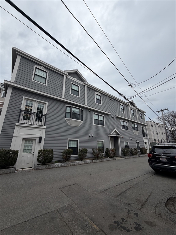 43 Pitman Street, Somerville, Massachusetts, 3 Bedrooms Bedrooms, 7 Rooms Rooms,2 BathroomsBathrooms,Residential Lease,For Rent,Pitman Street,73500756