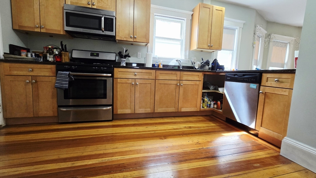 60 Bristol Rd, Medford, Massachusetts, 3 Bedrooms Bedrooms, 5 Rooms Rooms,1 BathroomBathrooms,Residential Lease,For Rent,Bristol Rd,73511304