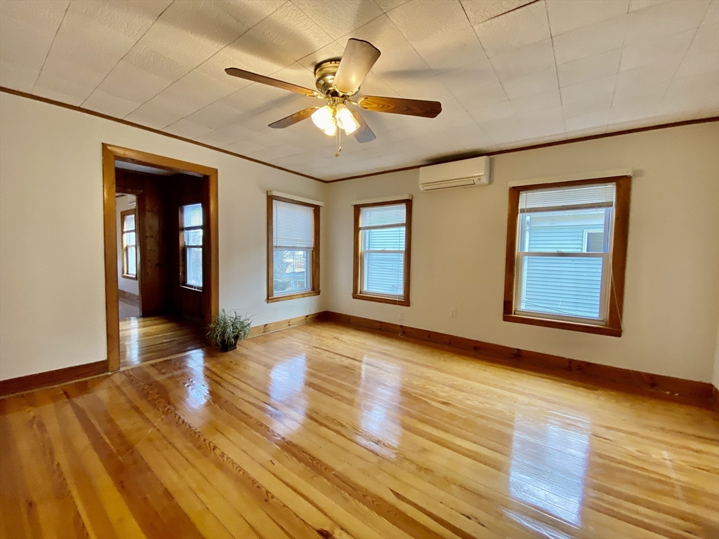 20 Webster Ave, Somerville, Massachusetts, 2 Bedrooms Bedrooms, 5 Rooms Rooms,1 BathroomBathrooms,Residential Lease,For Rent,Webster Ave,73511305