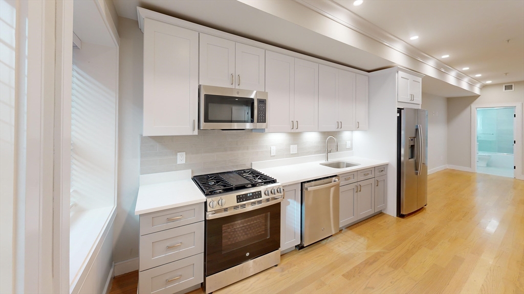 230 Tremont St., Boston, Massachusetts, 3 Bedrooms Bedrooms, 5 Rooms Rooms,1.5 BathroomsBathrooms,Residential Lease,For Rent,Tremont St.,73511309