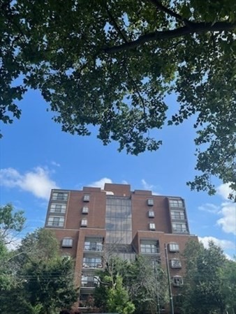 1265 Beacon Street, Brookline, Massachusetts, 2 Bedrooms Bedrooms, 5 Rooms Rooms,2 BathroomsBathrooms,Residential Lease,For Rent,Beacon Street,73511488