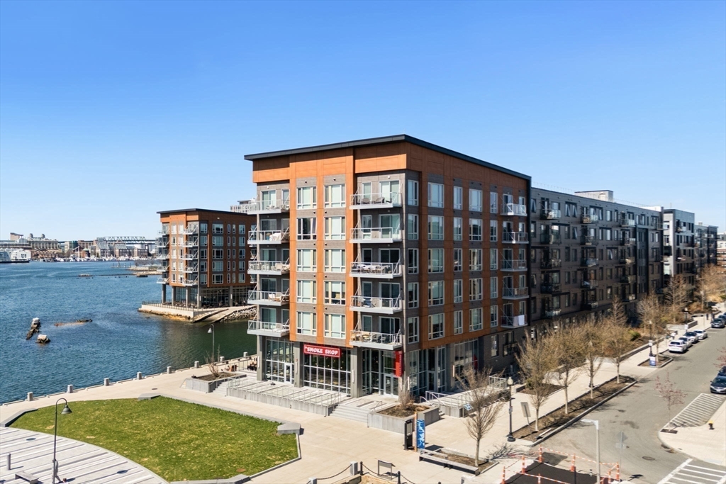 45 Lewis St, Boston, Massachusetts, 2 Bedrooms Bedrooms, 5 Rooms Rooms,2 BathroomsBathrooms,Residential Lease,For Rent,Lewis St,73511543