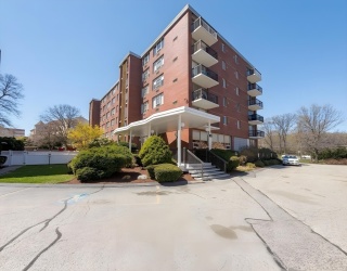 20 Hammond Pond Pkwy, Newton, Massachusetts, 1 Bedroom Bedrooms, 4 Rooms Rooms,1 BathroomBathrooms,Residential Lease,For Rent,Hammond Pond Pkwy,73511532