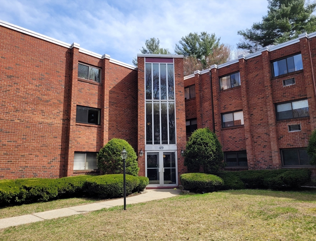 49 Windsor Drive, Holliston, Massachusetts, 2 Bedrooms Bedrooms, 4 Rooms Rooms,1 BathroomBathrooms,Residential Lease,For Rent,Windsor Drive,73511624