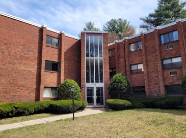 49 Windsor Drive, Holliston, Massachusetts, 2 Bedrooms Bedrooms, 4 Rooms Rooms,1 BathroomBathrooms,Residential Lease,For Rent,Windsor Drive,73511624