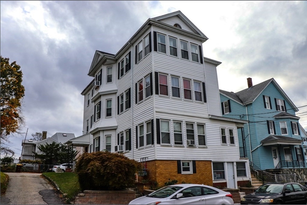 15 Oliver St, Fall River, Massachusetts, 6 Bedrooms Bedrooms, 21 Rooms Rooms,3 BathroomsBathrooms,Residential Income,For Sale,Oliver St,73511459