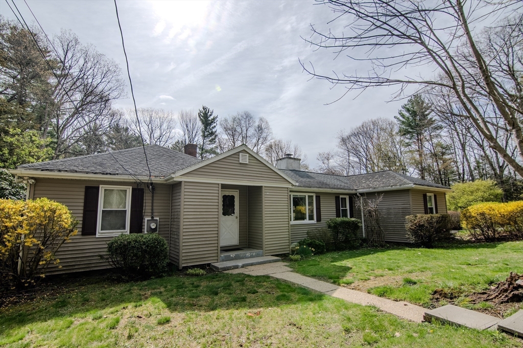 1063 Lebanon Hill Road, Southbridge, Massachusetts, 3 Bedrooms Bedrooms, 8 Rooms Rooms,2 BathroomsBathrooms,Residential,For Sale,Lebanon Hill Road,73507443