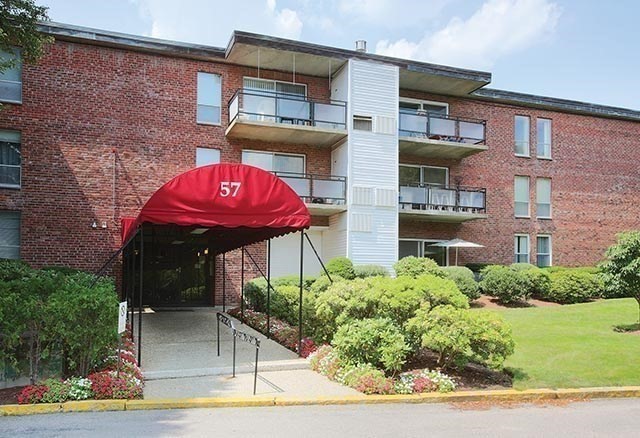 57 Broadlawn Park, Brookline, Massachusetts, 1 Bedroom Bedrooms, 3 Rooms Rooms,1 BathroomBathrooms,Residential,For Sale,Broadlawn Park,73511507
