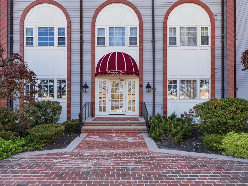 785 Washington St, Norwood, Massachusetts, 2 Bedrooms Bedrooms, 4 Rooms Rooms,2 BathroomsBathrooms,Residential,For Sale,Washington St,73511521