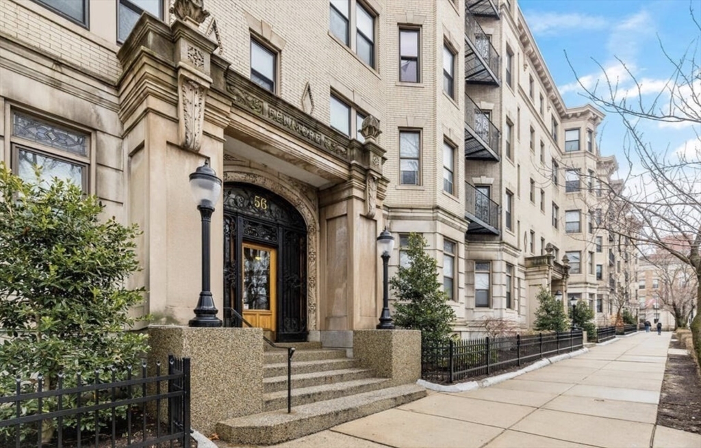 56 Charlesgate E, Boston, Massachusetts, 1 Bedroom Bedrooms, 2 Rooms Rooms,1 BathroomBathrooms,Residential Lease,For Rent,Charlesgate E,73511583
