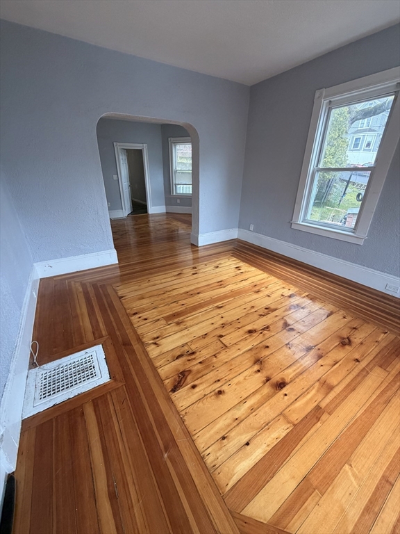 153 Allen Ave, Lynn, Massachusetts, 2 Bedrooms Bedrooms, 5 Rooms Rooms,1 BathroomBathrooms,Residential Lease,For Rent,Allen Ave,73511591