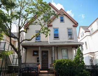 337 Centre St, Boston, Massachusetts, 2 Bedrooms Bedrooms, 6 Rooms Rooms,2 BathroomsBathrooms,Residential Lease,For Rent,Centre St,73511635