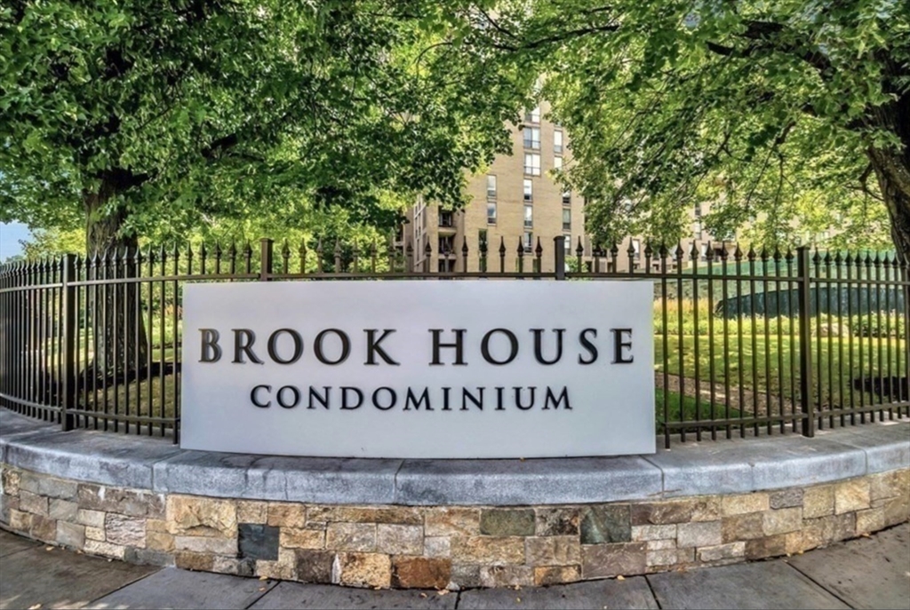 44 Washington, Brookline, Massachusetts, 2 Rooms Rooms,1 BathroomBathrooms,Residential Lease,For Rent,Washington,73511639