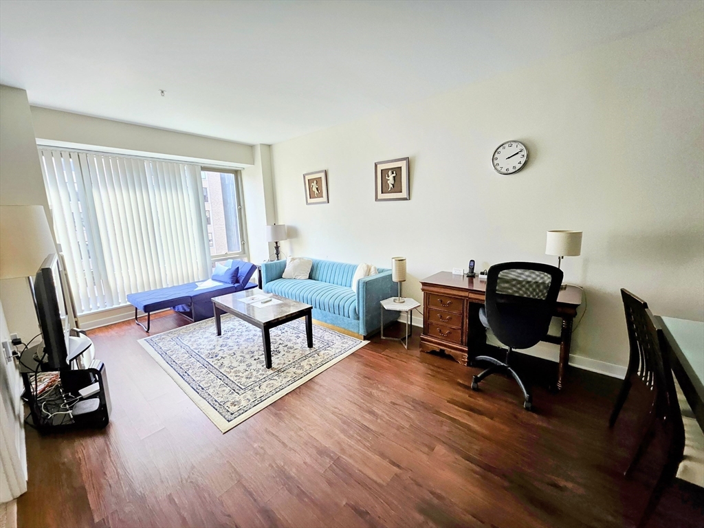 175 Blossom Street, Boston, Massachusetts, 1 Bedroom Bedrooms, 3 Rooms Rooms,1 BathroomBathrooms,Residential Lease,For Rent,Blossom Street,73511646