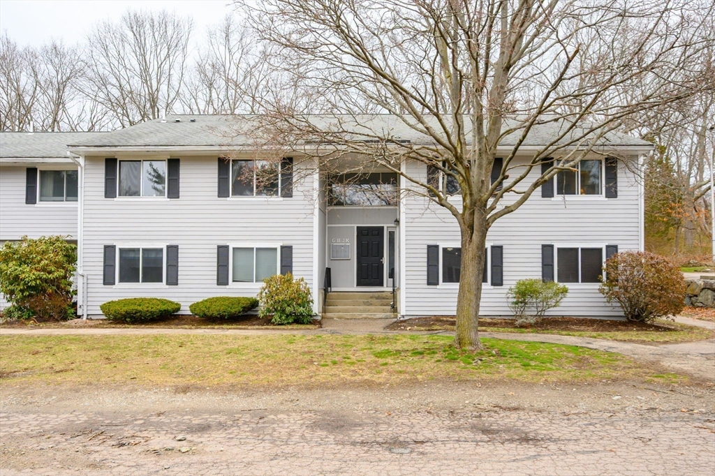 13 Beals Cove Rd, Hingham, Massachusetts, 2 Bedrooms Bedrooms, 5 Rooms Rooms,1 BathroomBathrooms,Residential Lease,For Rent,Beals Cove Rd,73511665